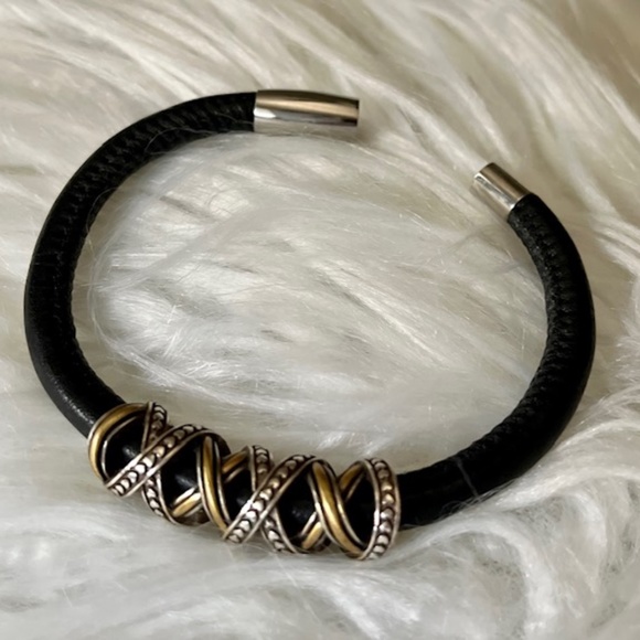 Brighton Bracelet Leather Two-tone w/magnetic clasp - Picture 2 of 4